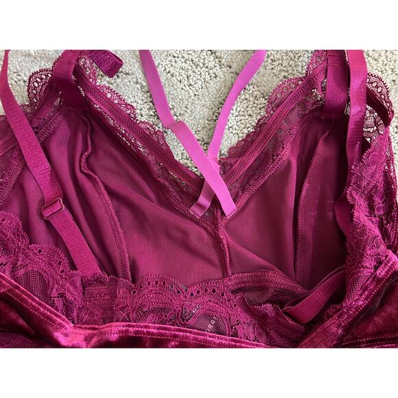 1X Torrid Velvet Bralette Torrid Pink Wine Unlined Wirefree Bra Top 14W 16W NEW - Picture 7 of 12